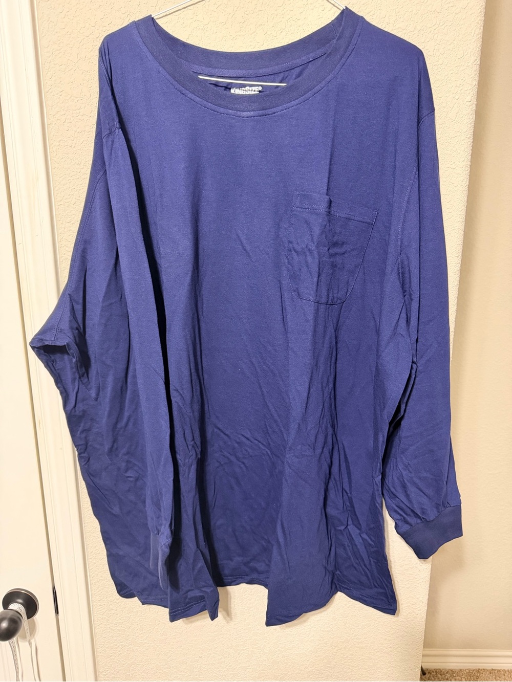 Relaxed Fit Long-Sleeve Pocket Tee - Navy Blue